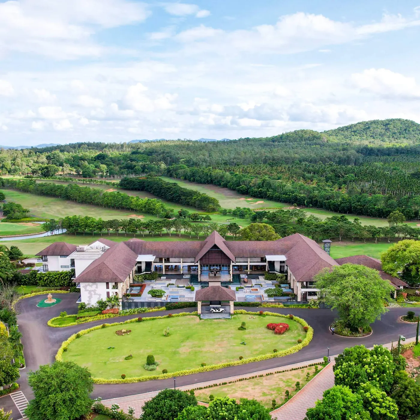 The Kimmane golf resort and its lawns by day